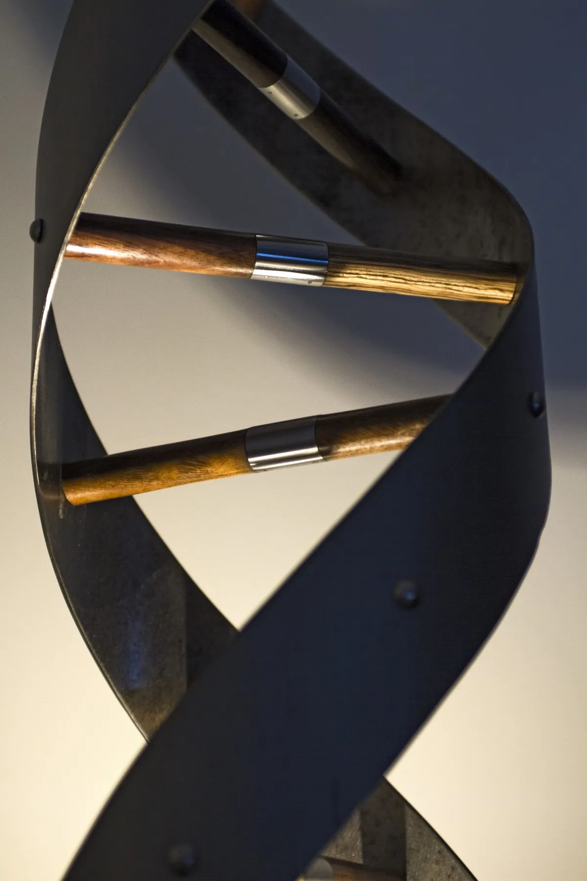 Lampe ADN — Luminaire LED bois & métal