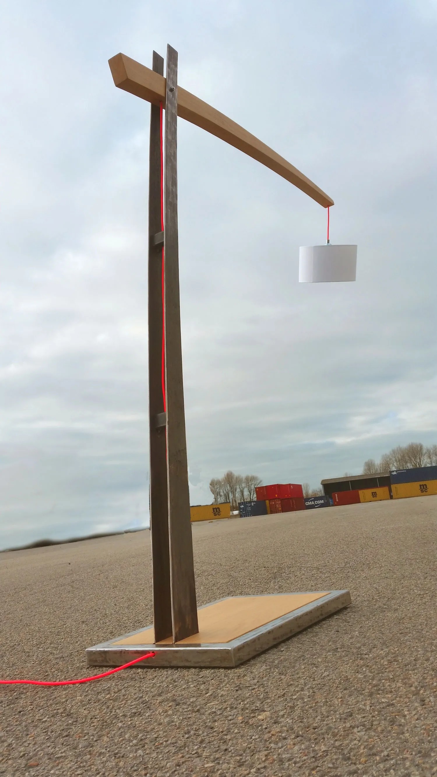 Lampe bois & métal — Luminaire sculptural